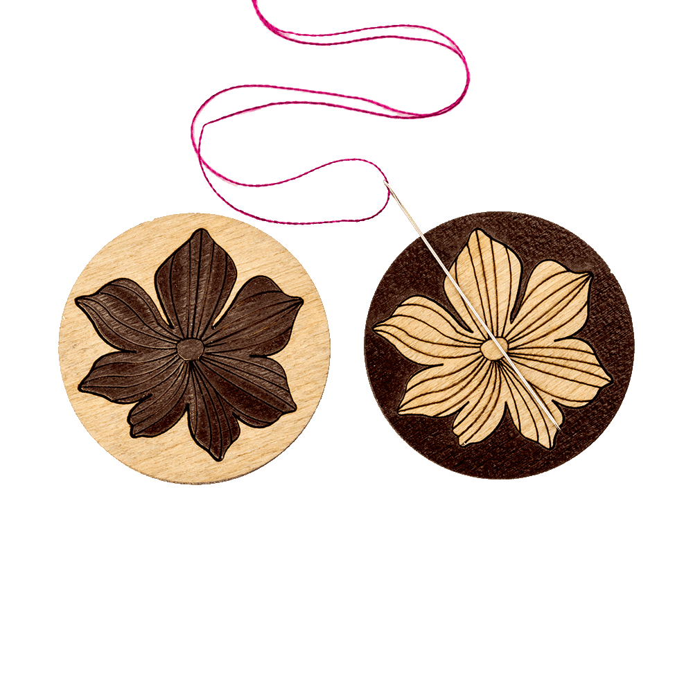 Blooming Petals Wooden Needle Minder