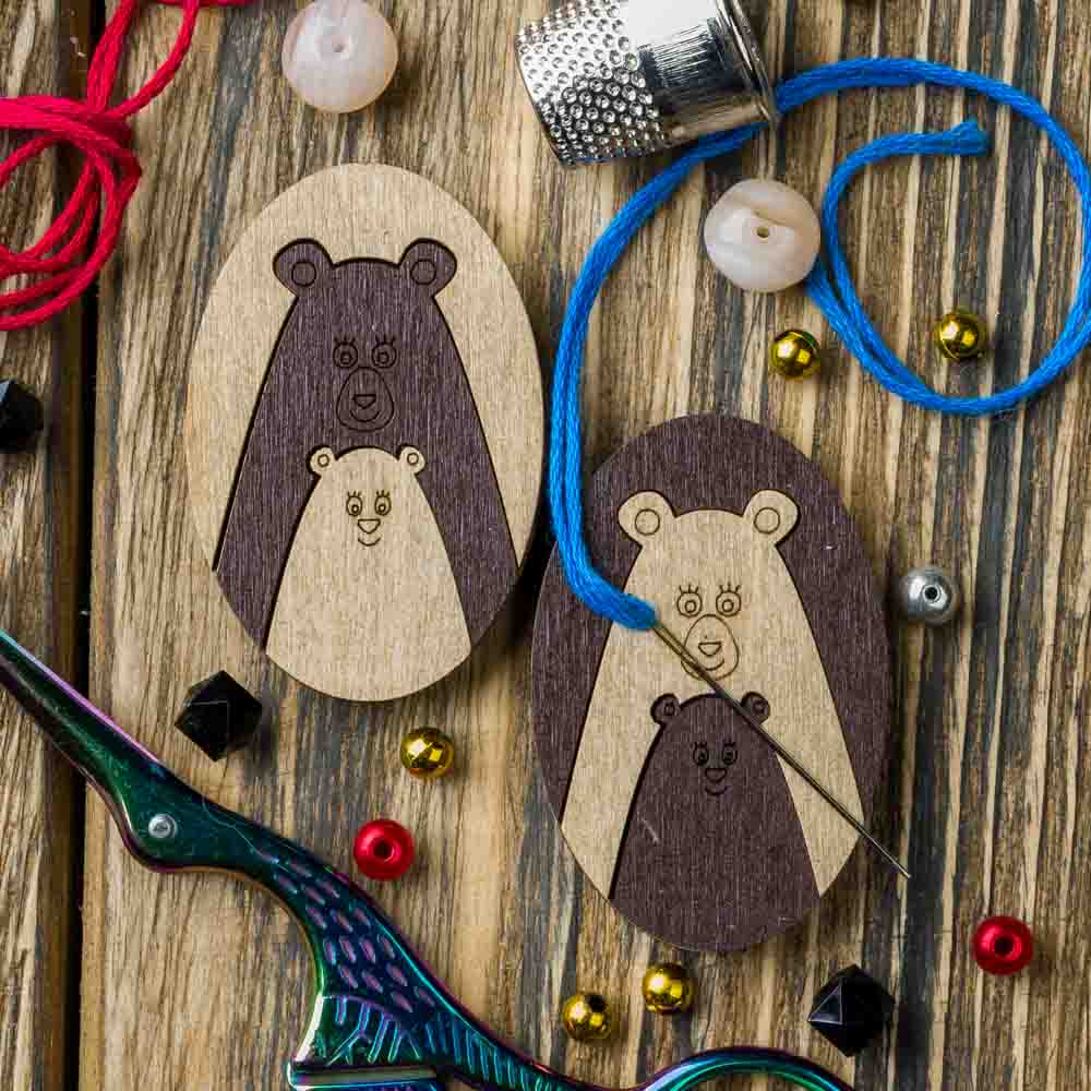 Mama & Cub Bears Wooden Needle Minder